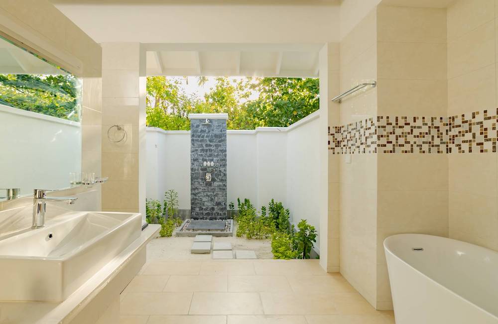 Three-Bedroom Pool Beach Villa photo 2